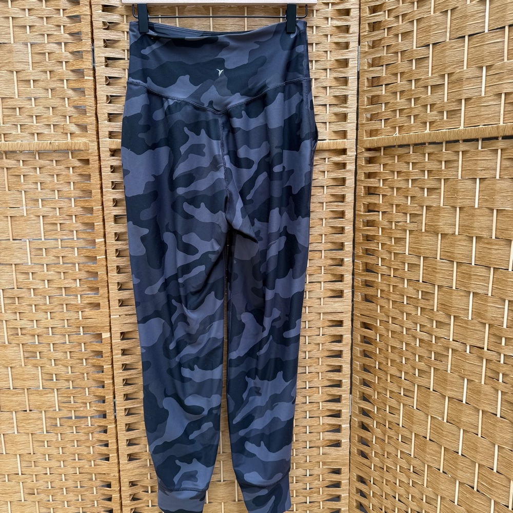 Old‎ Navy Active Elevate Legging Go Dry Black Camouflage Leggings Women’s Size M